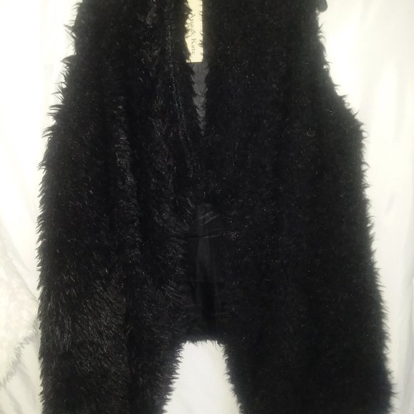 Ana & Kate Soft Black Fur Vest Size S/M - Picture 1 of 2